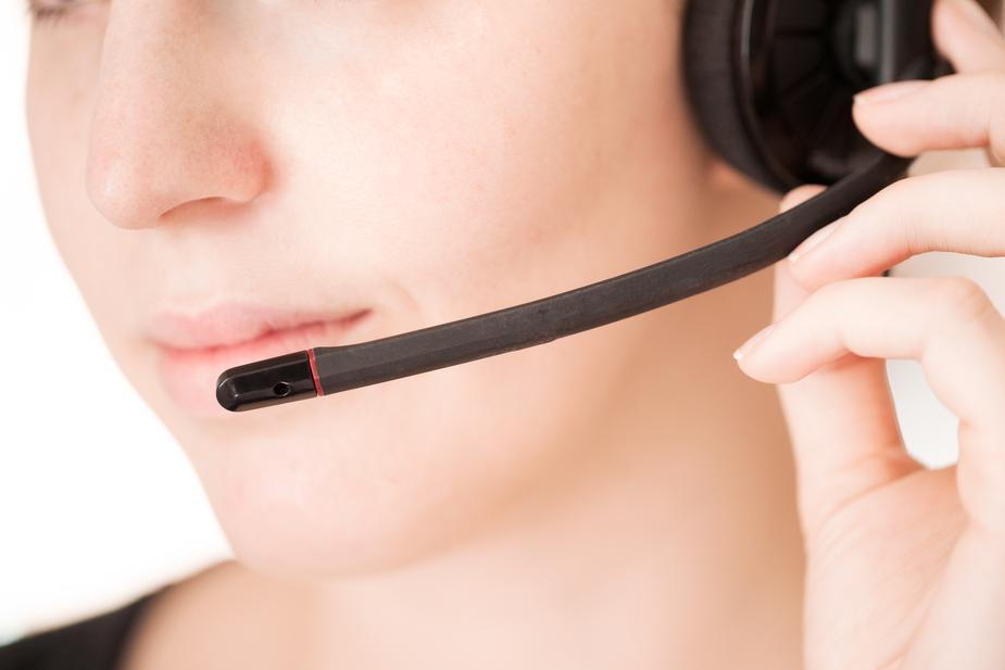 hombre con microfono